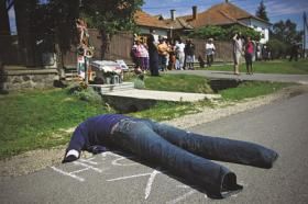 b2101812_0.jpg b2101812_0.jpg